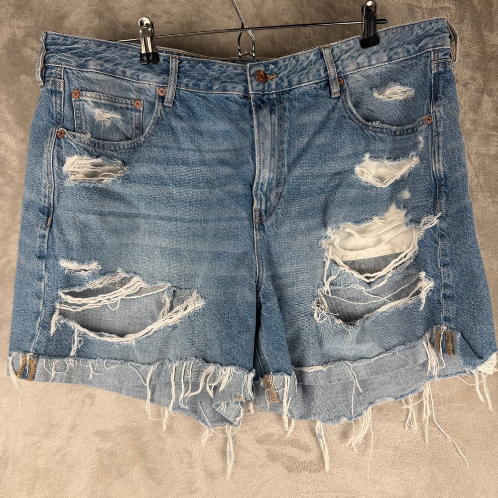American Eagle Tomgirl Distressed Denim Shorts Light Wash Blue Womens 18